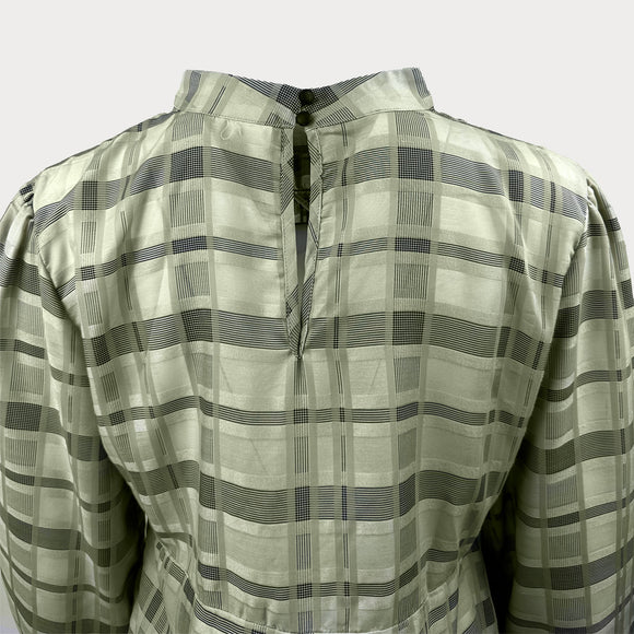 Дамска зелена рокля Saint Tropez. С дълги и широки ръкави, дължина над коляно и лека подплата. Размер L. 