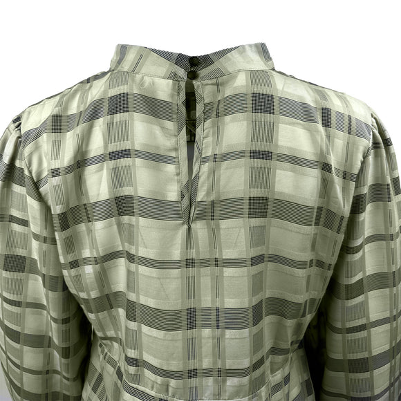 Дамска зелена рокля Saint Tropez. С дълги и широки ръкави, дължина над коляно и лека подплата. Размер L. 