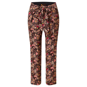 Дамски спортно елегантен панталон  SCOTCH&SODA в черен цвят с флорални мотиви.  Размер М 