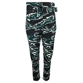 Дамски камуфлажен панталон с висока талия G-STAR, със странични джобове и задни Закопчаване с колан, копчета и цип. 