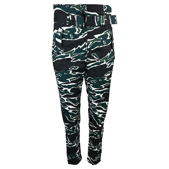 Дамски камуфлажен панталон с висока талия G-STAR, със странични джобове и задни Закопчаване с колан, копчета и цип. 